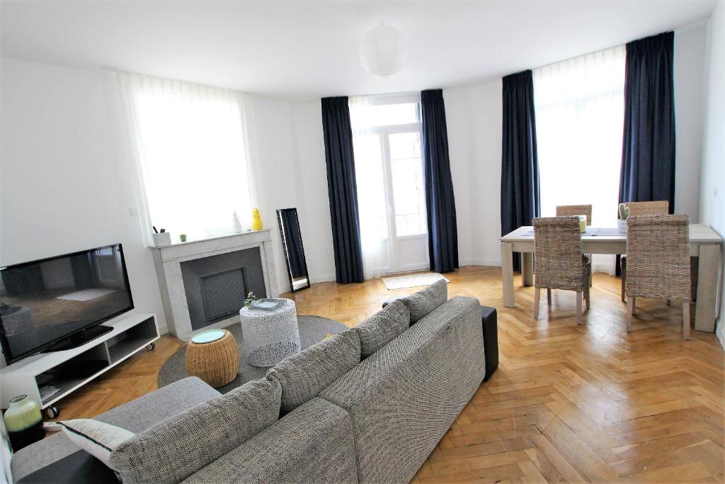 RUE D'ANTIBES CENTER 109 Rue d'Antibes, 06400 Cannes