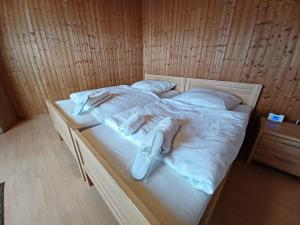 Ruhige freistehender Bungalow mit Parkplatz