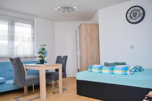 Ruhige Wohnung im . Private Parkplatz ,Balkon ,Netflix