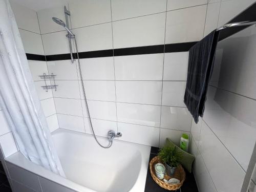 Ruhige Wohnung, viel Natur, 2 Pers, Umkreis Siegen