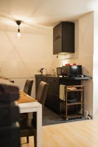 Ruhiges Apartment mit großem Balkon und Stellplatz
