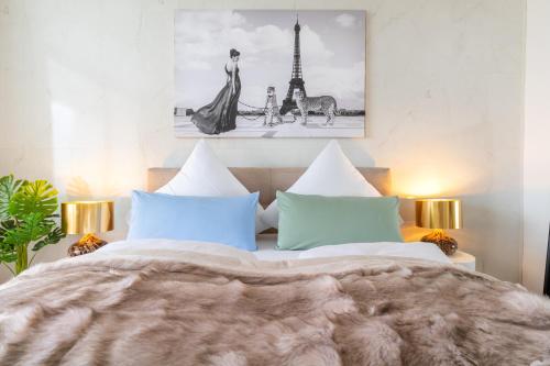 RÜSUITE IV I KING SIZE BED I MESSE I BALKON I VIEW