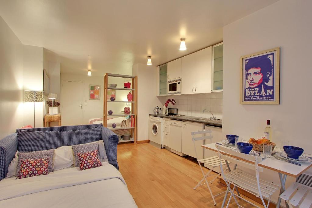 Appartement S09278 - Studio with patio for 3 people, Grand Boulevards Rue RICHER 75009 Paris