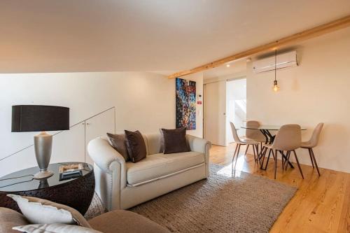 Sacramento Terrace Apartment