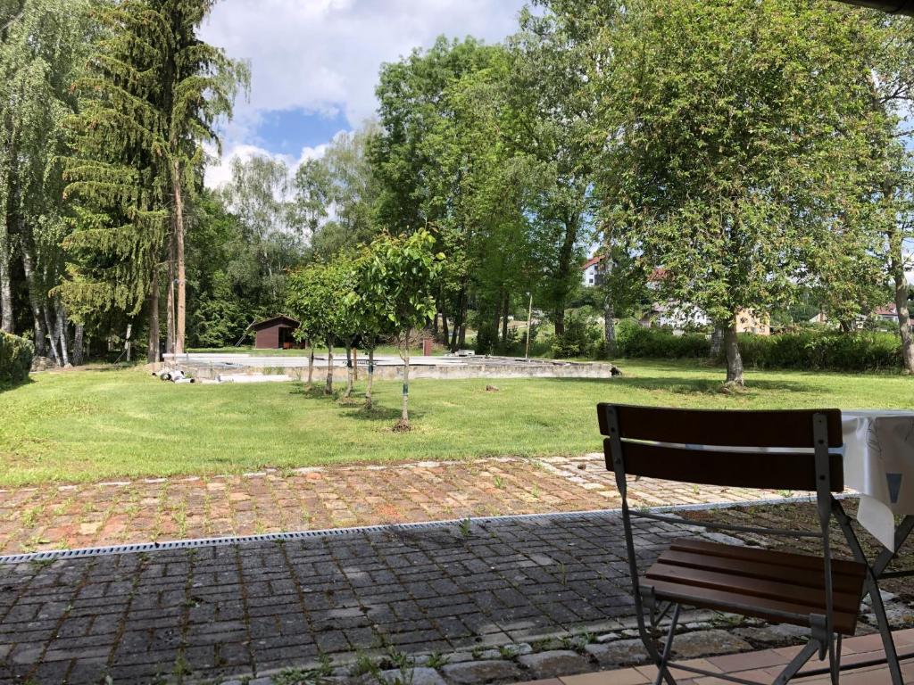 SAD121 - Monteurzimmer in Schwandorf in grüner Lage 34 Grünwaldstraße, 92421 Schwandorf in Bayern