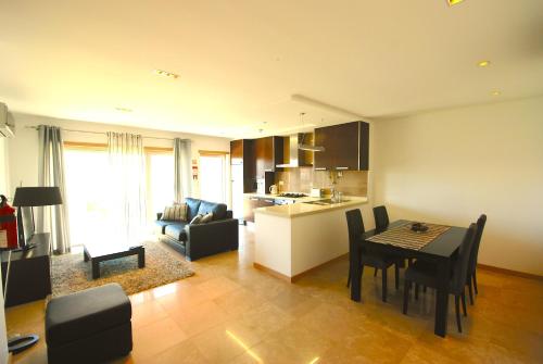 Sailor - Holiday apartment, 1 km to the beach with balcony and Pool