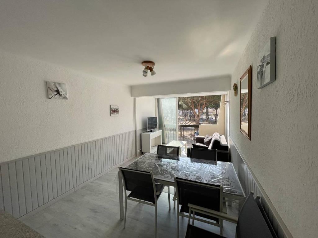 Appartement Appartement Saint-Cyprien, 2 pièces, 4 personnes - FR-1-106-30 Résidence CALYPSO Appt. N°101 BAT GOELETTE RUE ANDRE MAUROIS, 66750 Saint-Cyprien