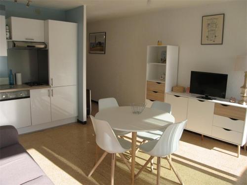 Appartement Appartement Saint-Cyprien, 2 pièces, 4 personnes - FR-1-106-55 Résidence de la MER Appt. N°49 BAT 19 RUE ALBERT CAMUS Saint-Cyprien