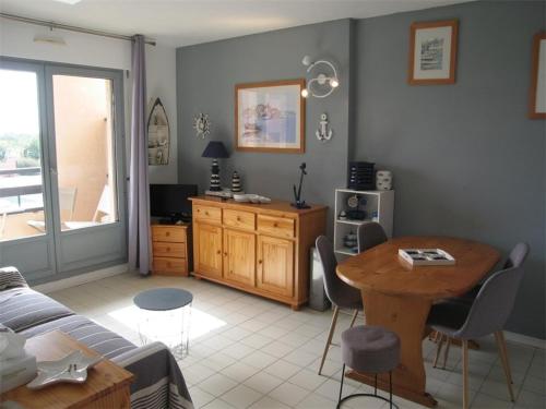 Appartement Appartement Saint-Cyprien, 3 pièces, 6 personnes - FR-1-106-44 Résidence TROPIQUES Appt. N°34 BAT B AVENUE A. LANOUX Saint-Cyprien