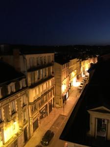 Saint-Front appartement hyper centre avec grande terrasse vue panoramique sur la cathédrale et les toits de Périgueux