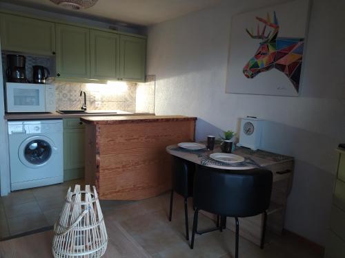 Saint Gervais proche centre village, studio
