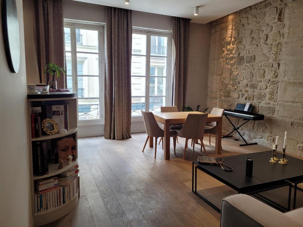 Appartement SAINT LOUIS EN LILE 52 Rue Saint-Louis en l'Île 75004 Paris