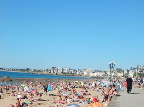 Saint Malo Bel appartement neuf près gare télétravail idéal wifi