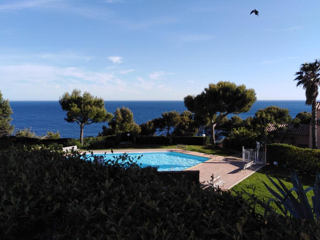 Appartement Saint-Mandrier-sur-Mer, ravissant T2 vue mer Lou Capoun 107 F Résidence Cap-Soleil 83430 Saint-Mandrier-sur-Mer