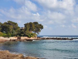 Saint-RAPHAEL La Peguiere Face a la plage Vue Mer