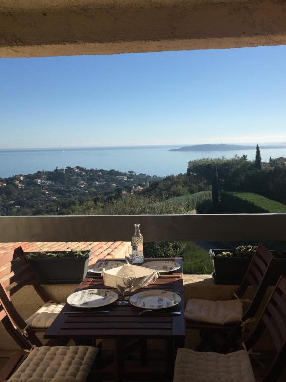 Appartement Sainte Maxime Vue féerique piscine chauffée N° 91 RN 98 Mas de Guerrevieille 83120 Sainte-Maxime