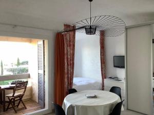 Appartement Sainte Maxime Vue féerique piscine chauffée N° 91 RN 98 Mas de Guerrevieille 83120 Sainte-Maxime Provence-Alpes-Côte d\'Azur