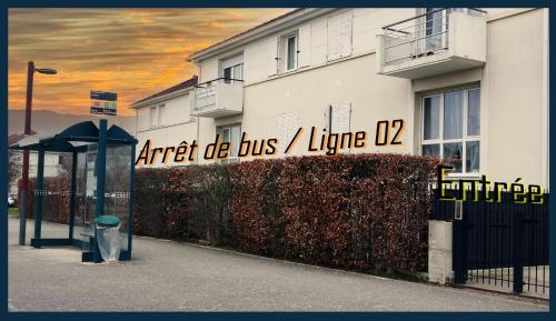 Salle de jeux enfant 10min de disney transport en commun 6 couchages