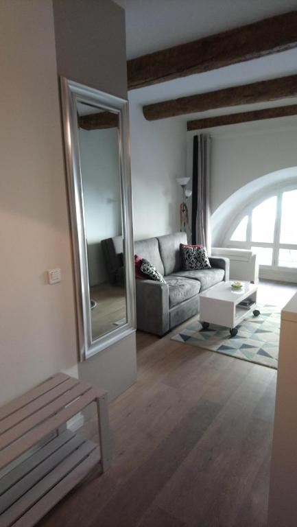 Appartement Sam Le Lezard Sarl 1er étage 18 Rue Cassini 06300 Nice