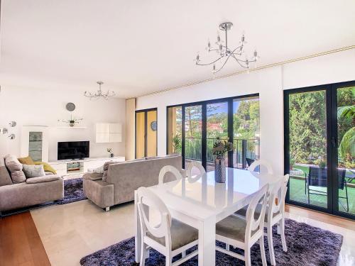 Samya Apartment by MHM
