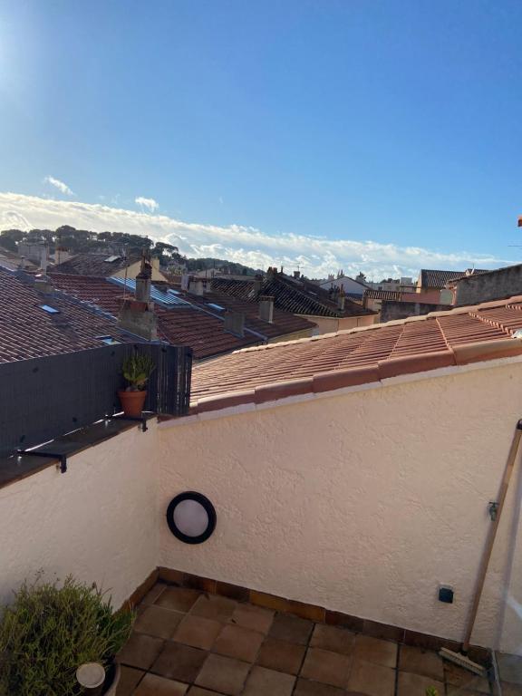 Sanary/mer: appt toit terrasse superbe vue 2 Rue Général Rose, 83110 Sanary-sur-Mer