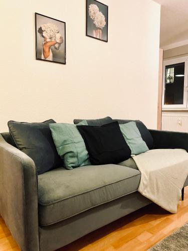 Saniertes Studio mit Balkon, WLAN, Smart-TV & Küche in City-Nähe