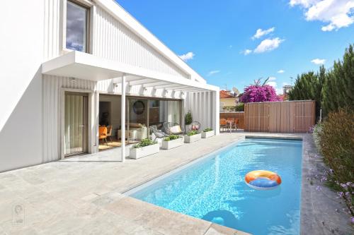 Santa Joana Residence with Garden and heated pool