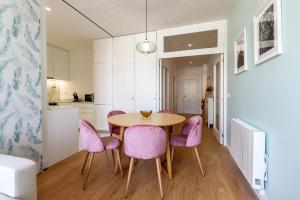 Santa Luzia Views - Modern City Centre Apartment with Iconic Views