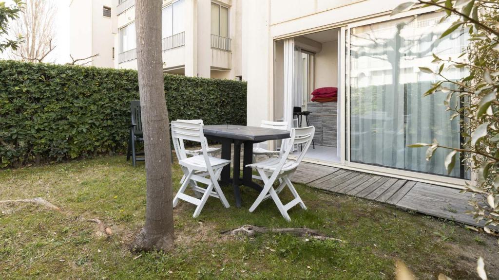 Appartement Santa Monica 2- 165- Appart loggia jardin- 4 pers Impasse Marie Céleste, 4 34300 Le Cap d\'Agde