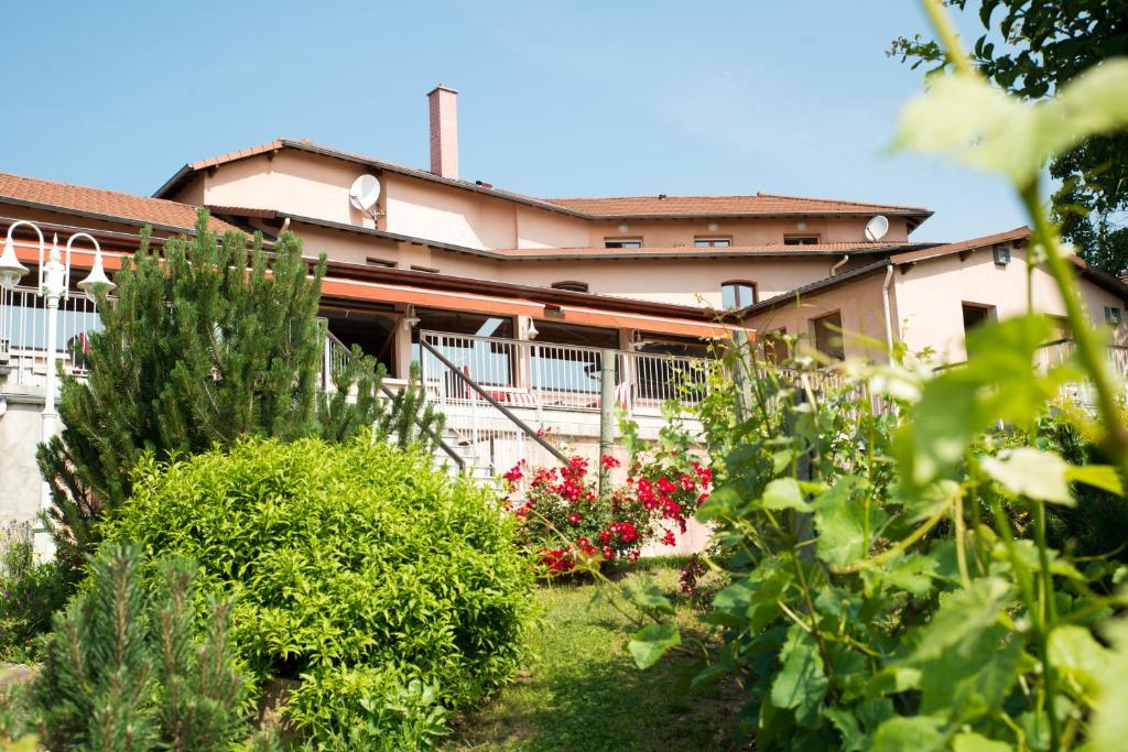 Santa Monica   Annecy Rent Lodge