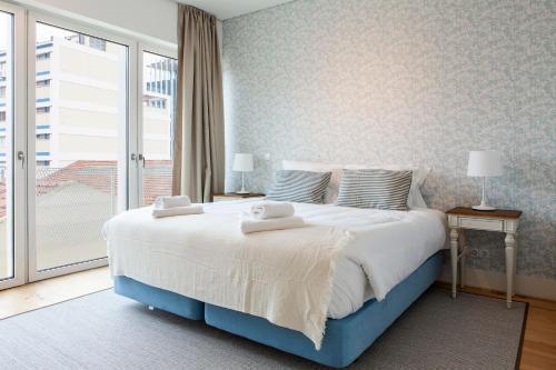 Santos Design Flat by LovelyStay
