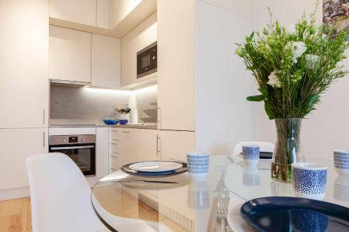 Santos Design Flat by LovelyStay
