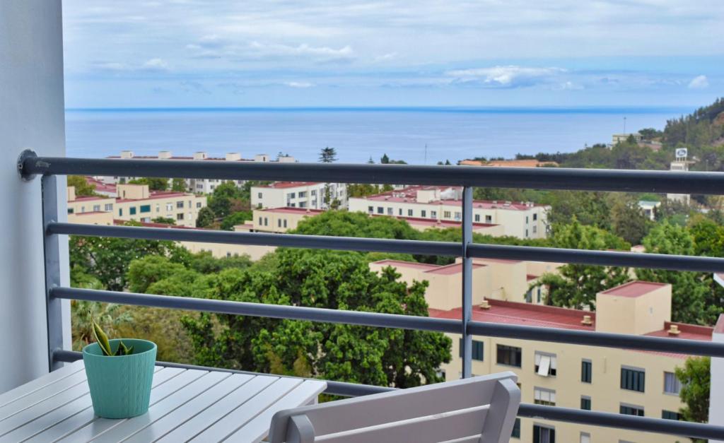 Appartement Sao Martinho, a Home in Madeira Caminho de São Martinho, 15J Bloco 3, 6º BH 9000-273 Funchal