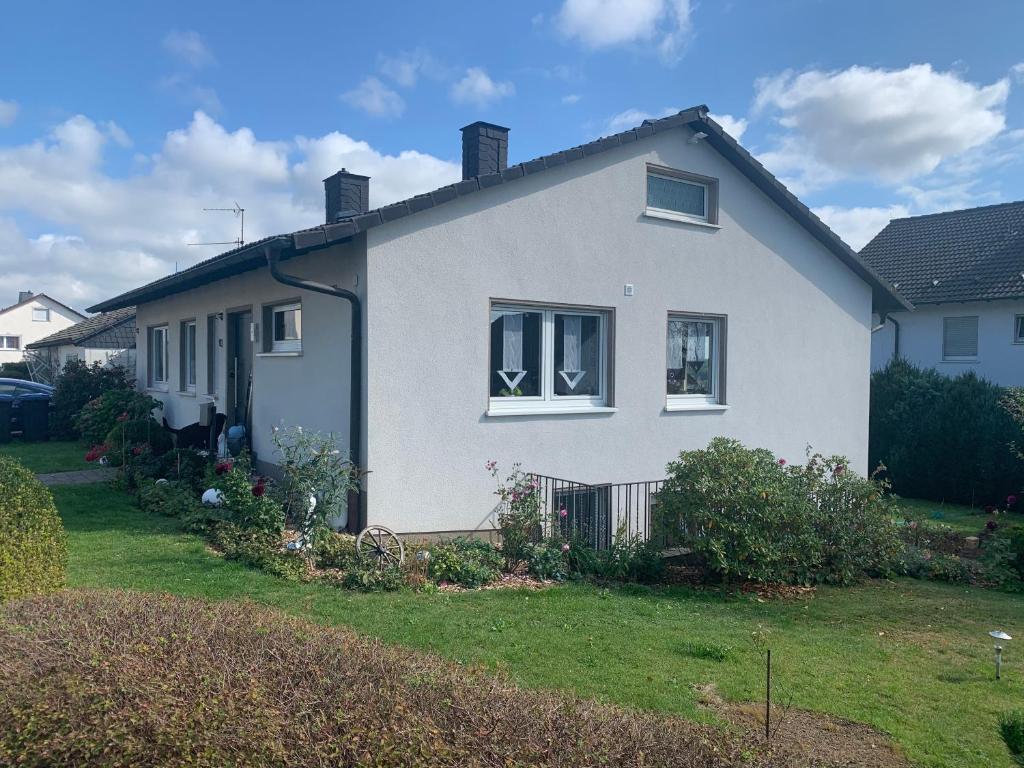 Sauerlandblick - Appartement & FeWo Wickede Antoniusstraße 13 (Nebeneingang), 58739 Wickede (Ruhr)