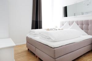 SC 1 Cozy Family & Business Flair welcomes you - Rockchair Apartments