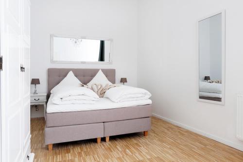 SC 4 Cozy Family & Business Flair welcomes you - Rockchair Apartments