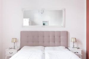 SC 5 Cozy Family & Business Flair welcomes you - Rockchair Apartments