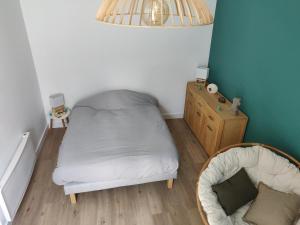 Appartement Scandinave - proche gare & centre-ville - stationnement - cour intérieure table & chaises RDC - porte de droite 54 Rue Luzel 22000 Saint-Brieuc Bretagne