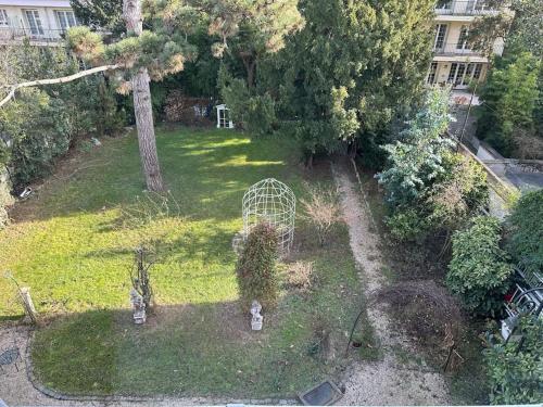 Sceaux :Appartement 2e étage Milieu