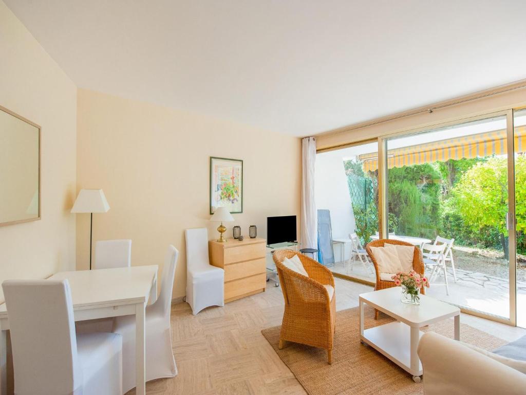 Scenic apartment in Cannes with private terrace , 06150 Cannes