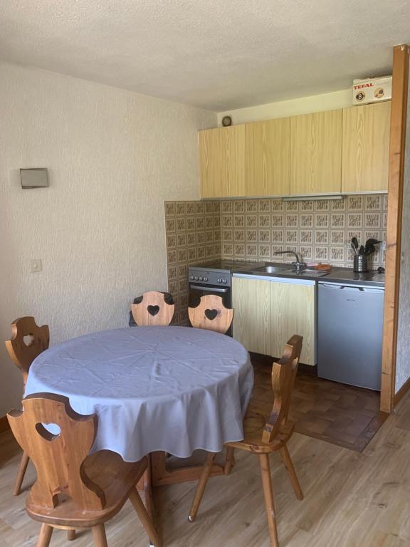 Scenic Apartment near Ski Area in Meribel 73550 Méribel