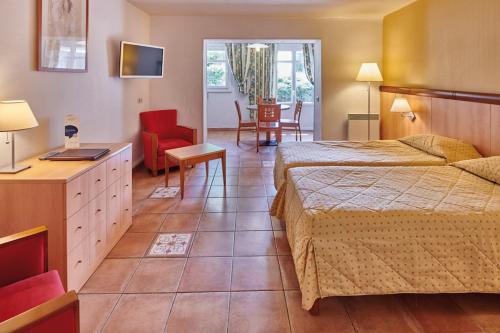 Scenic Le Meditarranee- Studio 4 People Garden Level