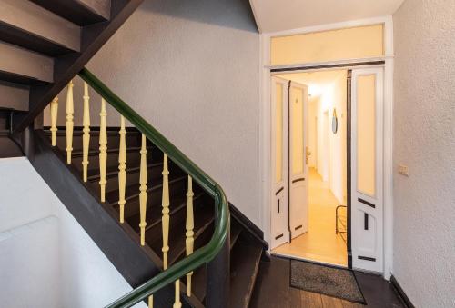 Schicke 2,5 Zimmer DG-Wohnung