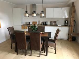 Appartement Schmuckstück in Ostseenähe Sprengerhof - Einfahrt gegenüber vom Gartenland Schwedeneck 24229 Schwedeneck  Schleswig-Holstein