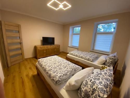 Schöne 2 Zimmerwohnung, neu saniert, hell, stilvoll