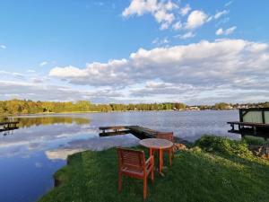 Schöne 3Zimmer Ferienwohnung direkt am Baalensee