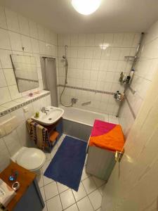 Schöne Altbauwohnung mit Grün in ruhiger Lage