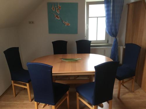 Schöne Ferienwohnung in Carlsfeld Erzgebirge bis 6 Personen - Wintersport-Wandern-Radfahren-Erholung