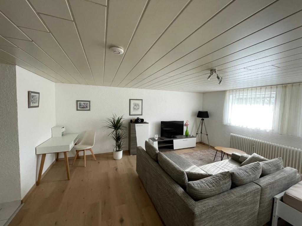 Schöne Ferienwohnung in ruhiger Lage 27 Schwarzwaldstraße, 78609 Tuningen