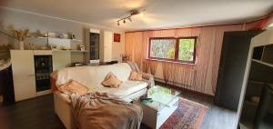 Schöne Ferienwohnung mit Terrasse und Garten